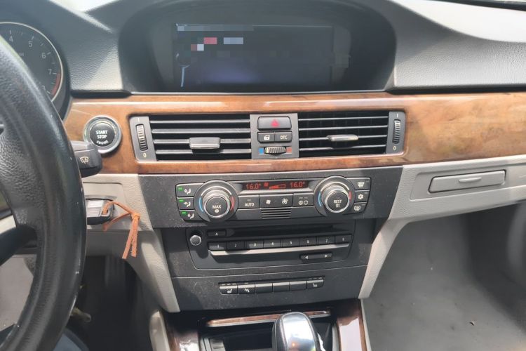 Used BMW 3 Series 2008 330i two-door coupe Audio And AC Panel