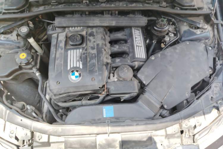 Used BMW 3 Series 2008 325i 6MT Engine Bay