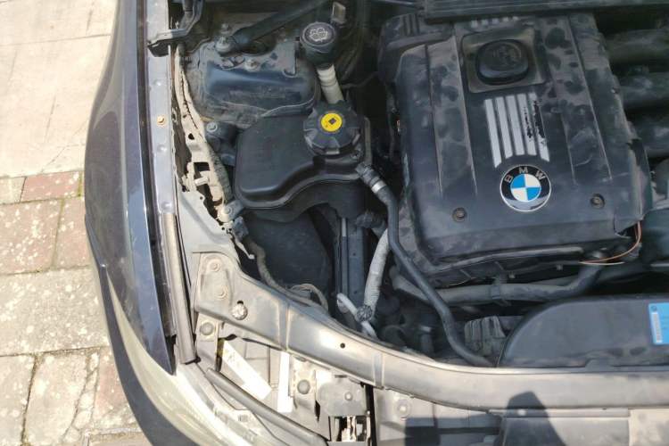 Used BMW 3 Series 2008 325i 6MT Engine Bay Right
