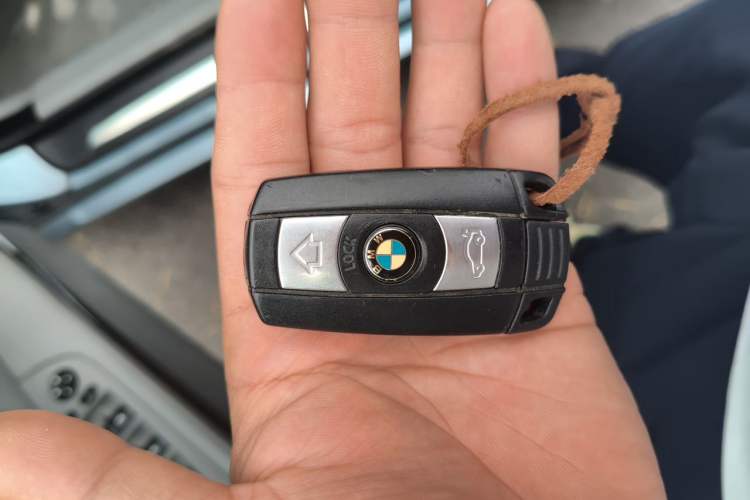 Used BMW 3 Series 2008 330i two-door coupe Vehicle Key