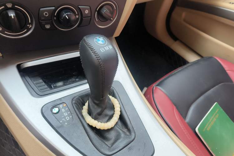 Used BMW 3 Series 2008 320i Active Edition Gear Lever