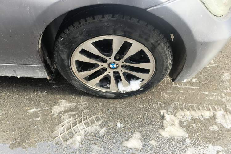 Used BMW 3 Series 2008 320i Active Edition Right Front Wheel Hub