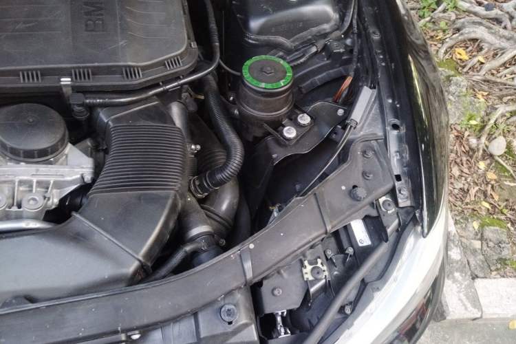 Used BMW 3 Series 2009 335i Engine Bay Left
