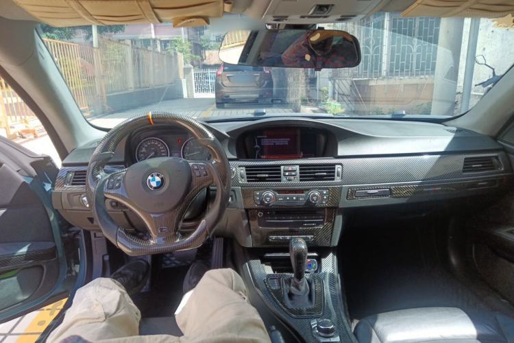 Used BMW 3 Series 2009 330i two-door coupe Center Console