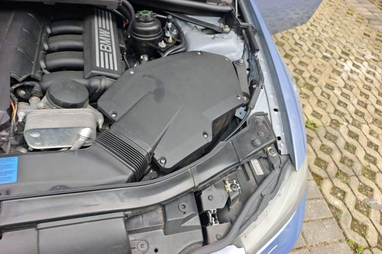 Used BMW 3 Series 2009 325i MT Elegant Edition Engine Bay Left