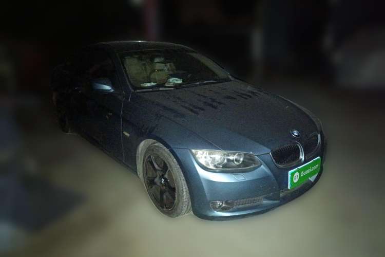 Used BMW 3 Series 2009 320i two-door coupe Front Right 45 Deg