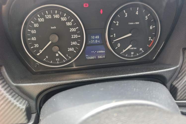 Used BMW 3 Series 2009 325i MT Elegant Edition Odometer Close Up