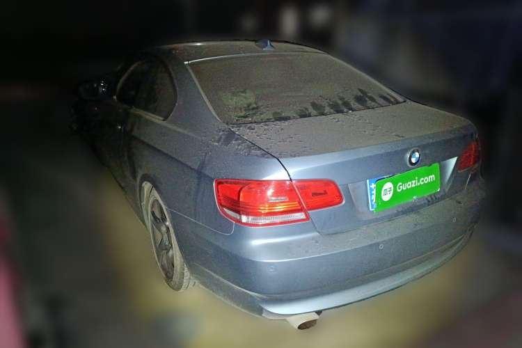 Used BMW 3 Series 2009 320i two-door coupe Rear Left 45 Deg