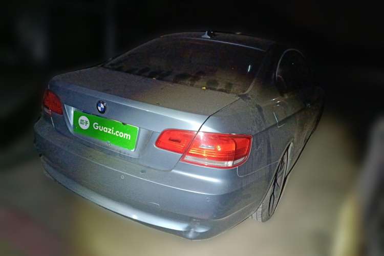 Used BMW 3 Series 2009 320i two-door coupe Rear Right 45 Deg