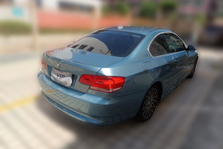 Used BMW 3 Series 2009 330i two-door coupe Rear Right 45 Deg