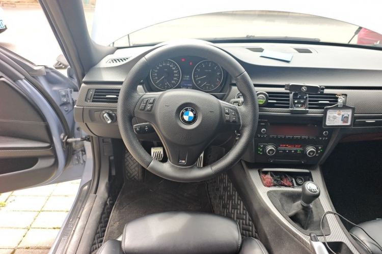 Used BMW 3 Series 2009 325i MT Elegant Edition Steering Wheel