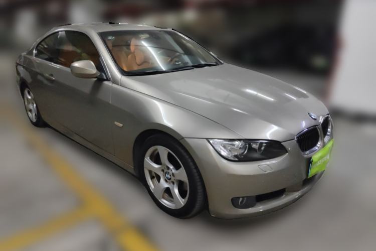 Used BMW 3 Series 2009 325i two-door coupe Front Right 45 Deg