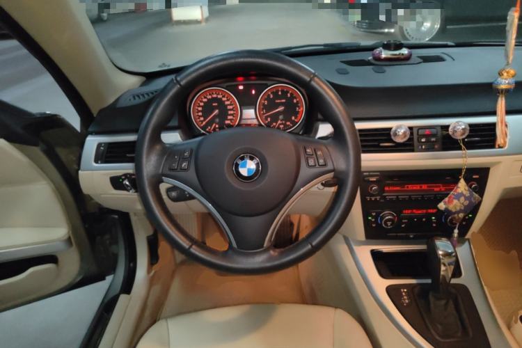 Used BMW 3 Series 2009 325i two-door coupe Steering Wheel