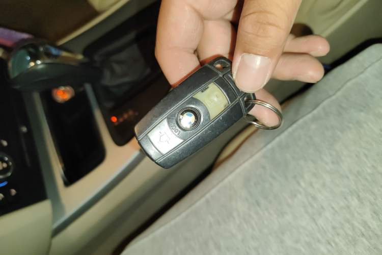 Used BMW 3 Series 2009 325i two-door coupe Vehicle Key
