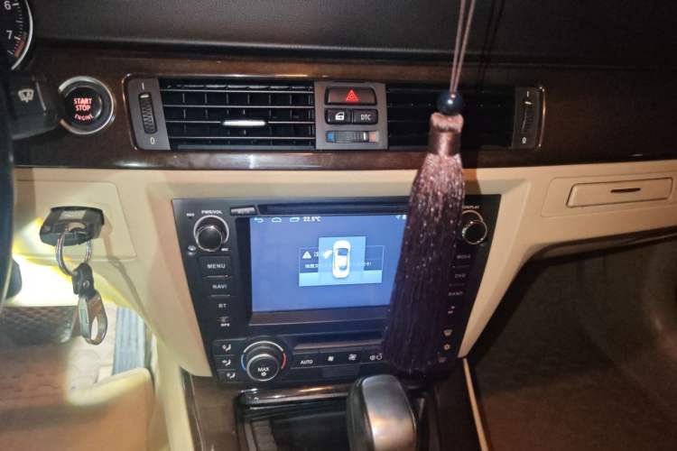 Used BMW 3 Series 2009 325i Sport Edition Audio And AC Panel