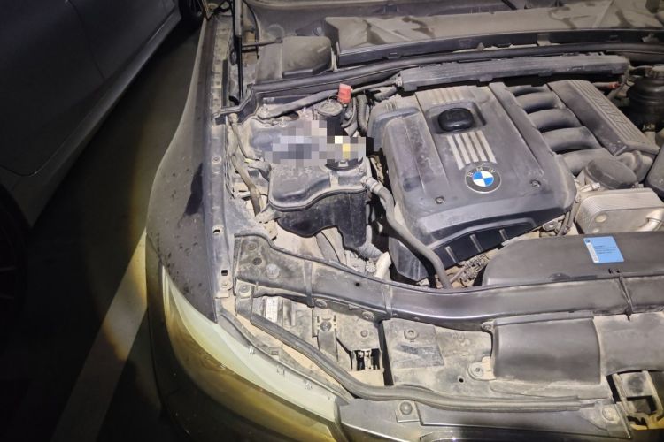 Used BMW 3 Series 2009 325i Sport Edition Engine Bay Right