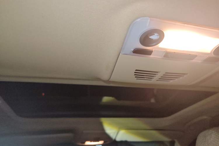 Used BMW 3 Series 2009 325i Sport Edition Headliner