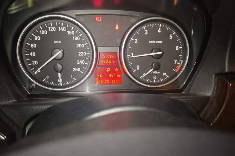 Used BMW 3 Series 2009 325i Sport Edition Odometer Close Up