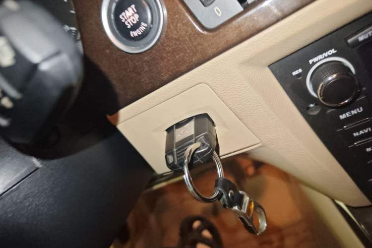 Used BMW 3 Series 2009 325i Sport Edition Vehicle Key