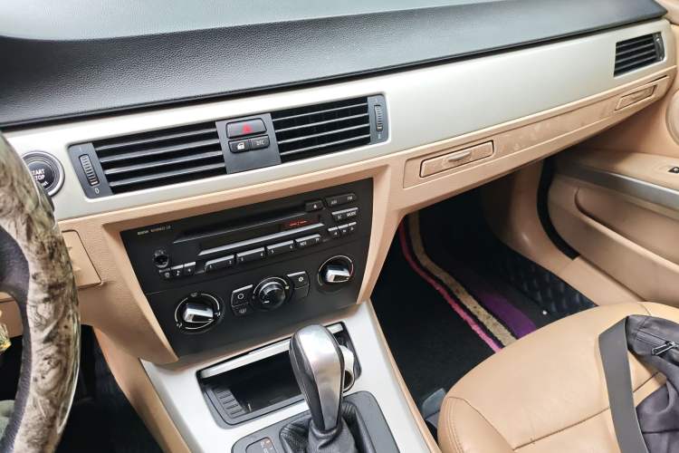 Used BMW 3 Series 2009 318i Active Edition Audio And AC Panel