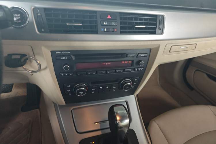 Used BMW 3 Series 2009 325i Convertible Coupe Audio And AC Panel
