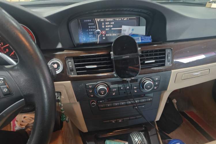 Used BMW 3 Series 2009 335i Audio And AC Panel