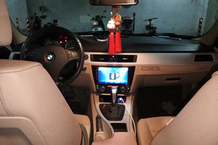 Used BMW 3 Series 2009 318i Leading Model Center Console
