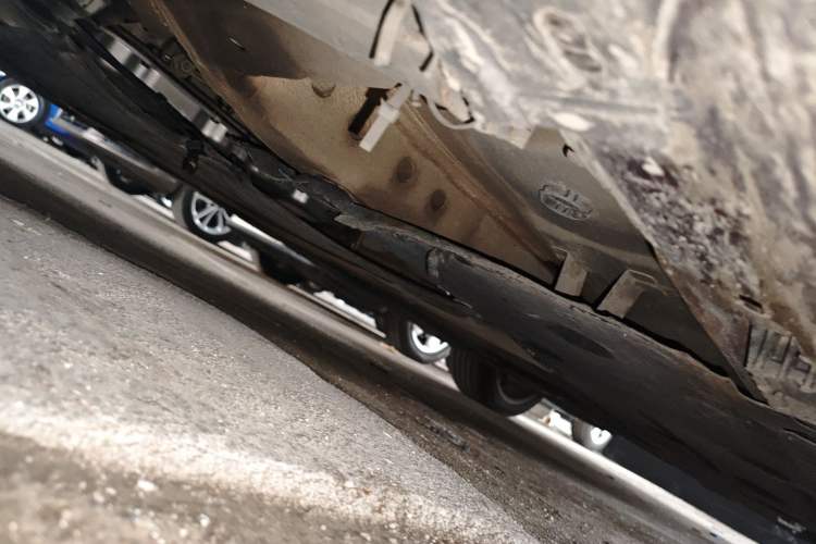 Used BMW 3 Series 2009 320i two-door coupe Chassis Front Left