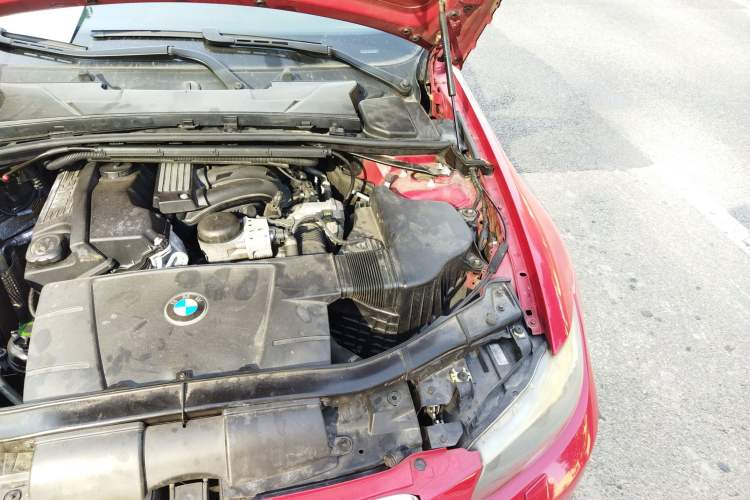 Used BMW 3 Series 2009 320i Luxury Edition Engine Bay Left