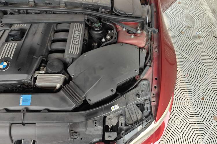 Used BMW 3 Series 2009 325i Convertible Coupe Engine Bay Left