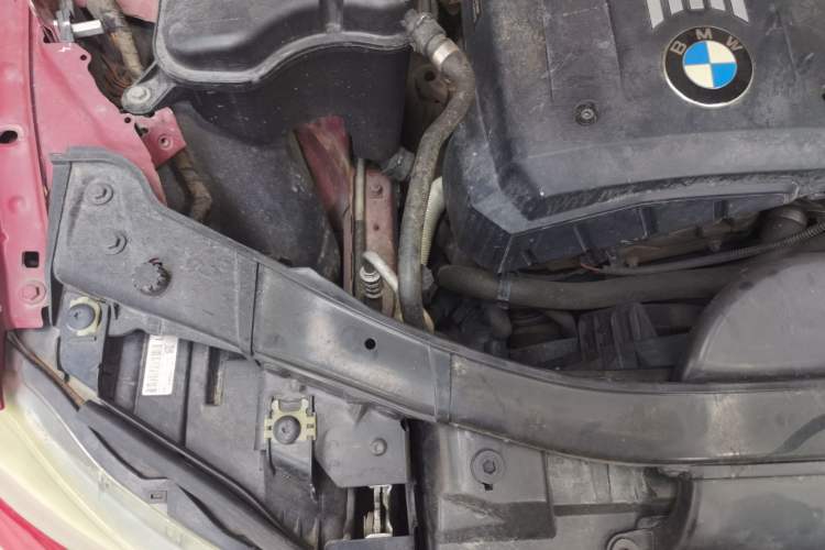 Used BMW 3 Series 2009 325i Sport Edition Engine Bay Right
