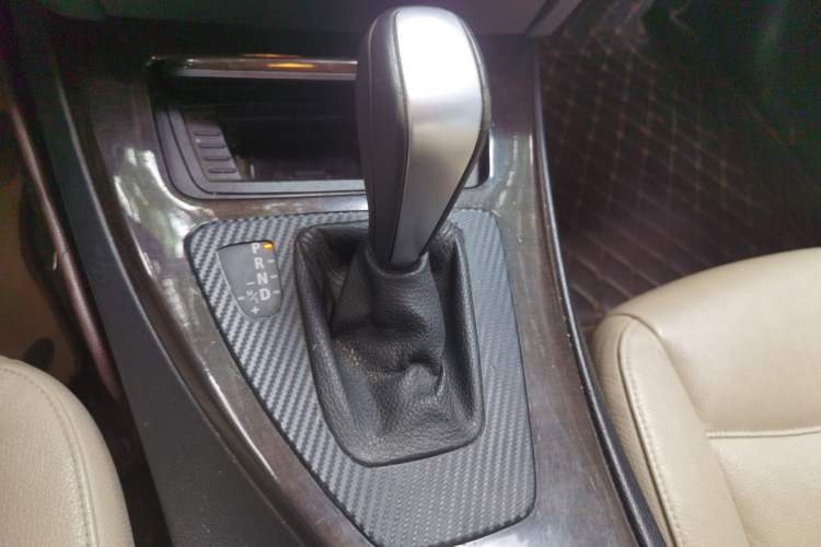 Used BMW 3 Series 2009 325i Sport Edition Gear Lever