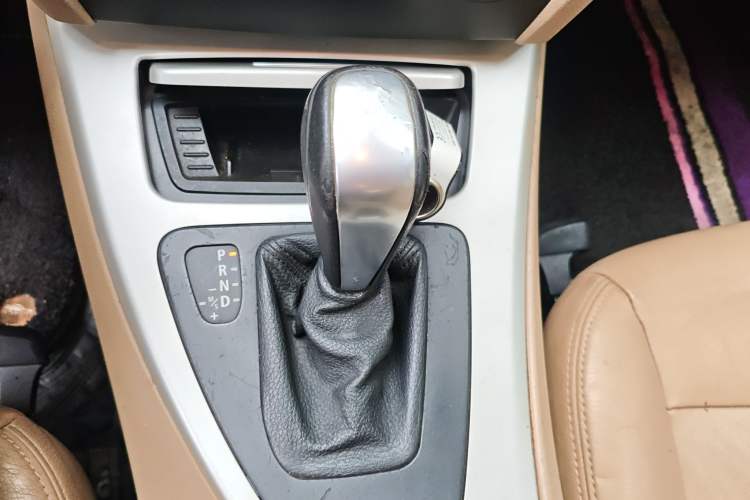Used BMW 3 Series 2009 318i Active Edition Gear Lever