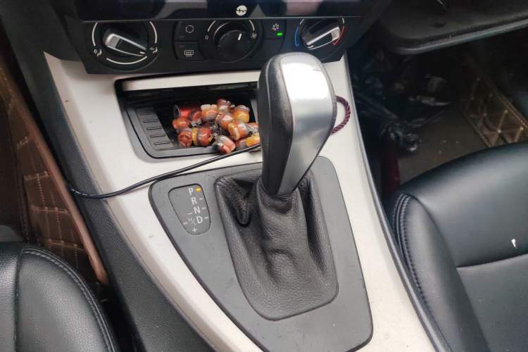 Used BMW 3 Series 2009 318i Active Edition Gear Lever