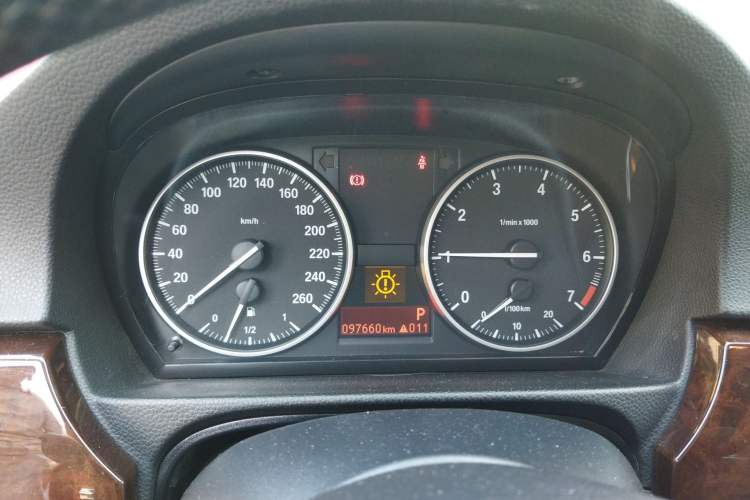 Used BMW 3 Series 2009 320i Luxury Edition Instrument Cluster