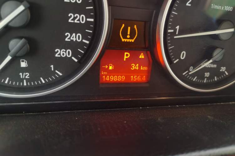 Used BMW 3 Series 2009 325i Sport Edition Odometer Close Up