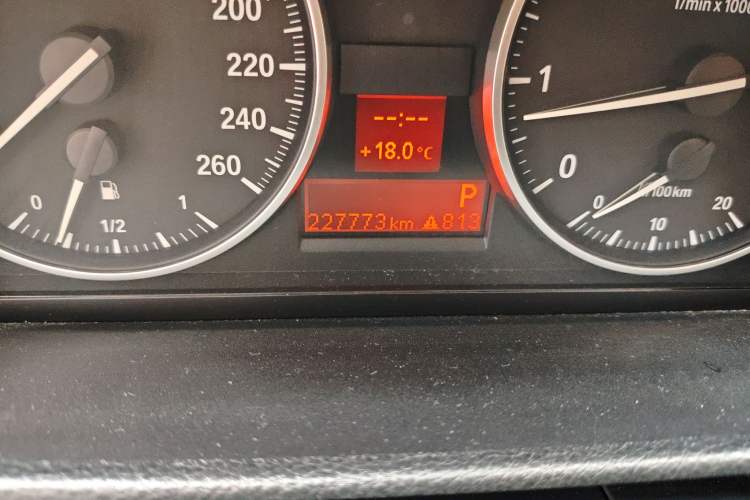 Used BMW 3 Series 2009 318i Active Edition Odometer Close Up