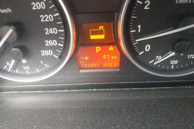 Used BMW 3 Series 2009 330i Convertible Coupe Odometer Close Up