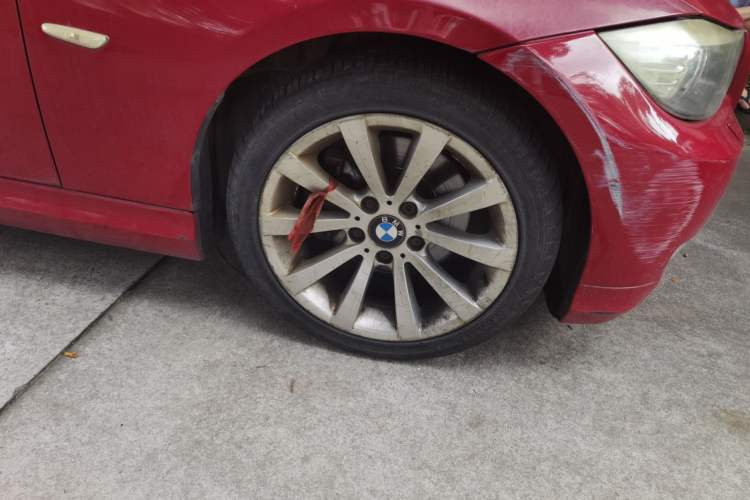 Used BMW 3 Series 2009 325i Sport Edition Right Front Wheel Hub