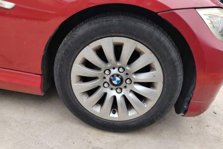 Used BMW 3 Series 2009 318i Active Edition Right Front Wheel Hub