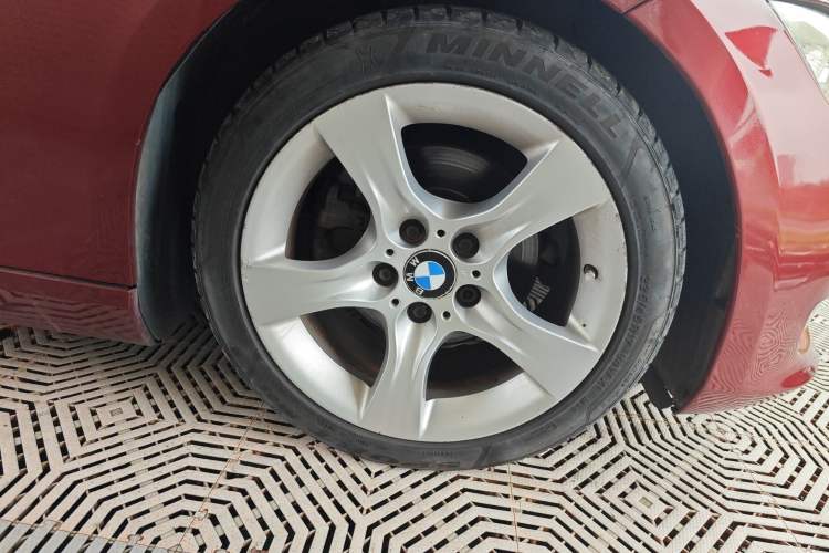 Used BMW 3 Series 2009 325i Convertible Coupe Right Front Wheel Hub