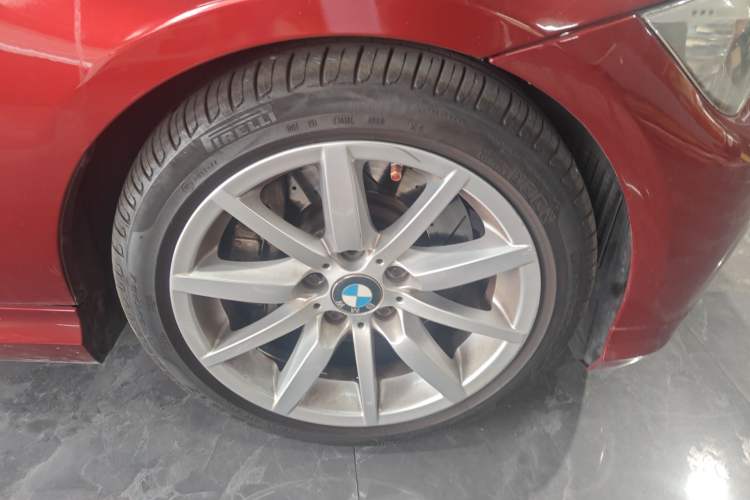 Used BMW 3 Series 2009 335i Right Front Wheel Hub