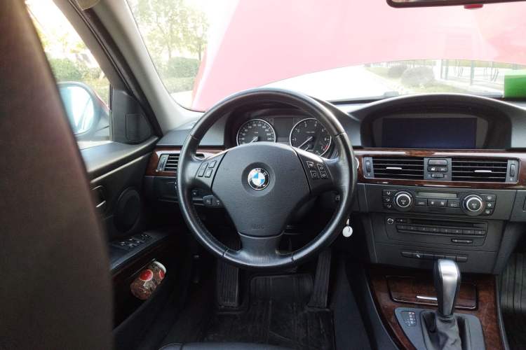 Used BMW 3 Series 2009 320i Luxury Edition Steering Wheel