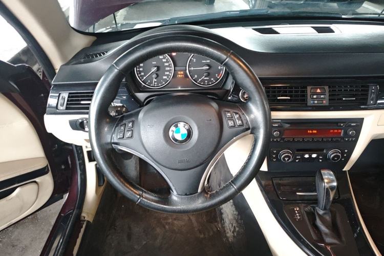 Used BMW 3 Series 2009 320i two-door coupe Steering Wheel