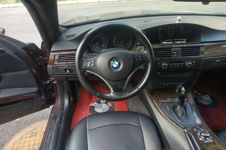 Used BMW 3 Series 2009 330i Convertible Coupe Steering Wheel