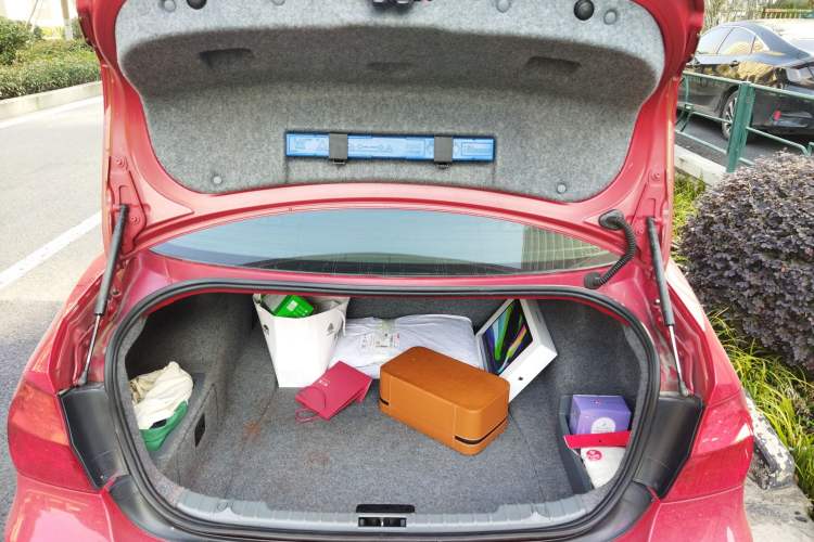 Used BMW 3 Series 2009 320i Luxury Edition Trunk