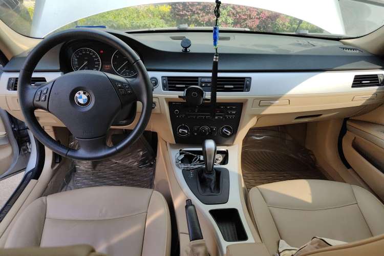 Used BMW 3 Series 2009 318i Leading Model Center Console