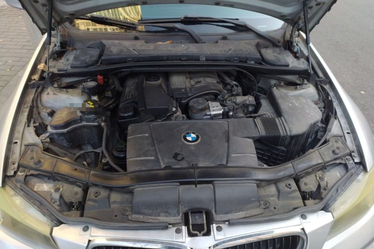 Used BMW 3 Series 2009 318i Leading Model Engine Bay