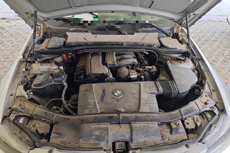 Used BMW 3 Series 2009 320i Sport Edition Engine Bay
