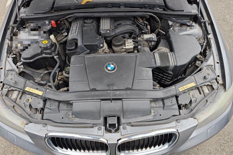 Used BMW 3 Series 2009 320i Luxury Edition Engine Bay